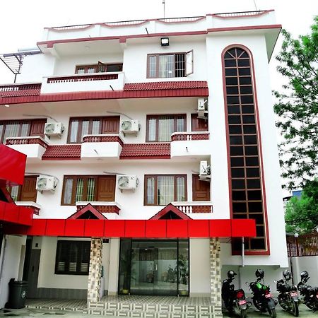 Oyo 104 Hotel Baltic Inn Katmandu Dış mekan fotoğraf